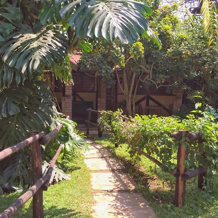 Outpost Lodge Αρούσα Εξωτερικό φωτογραφία