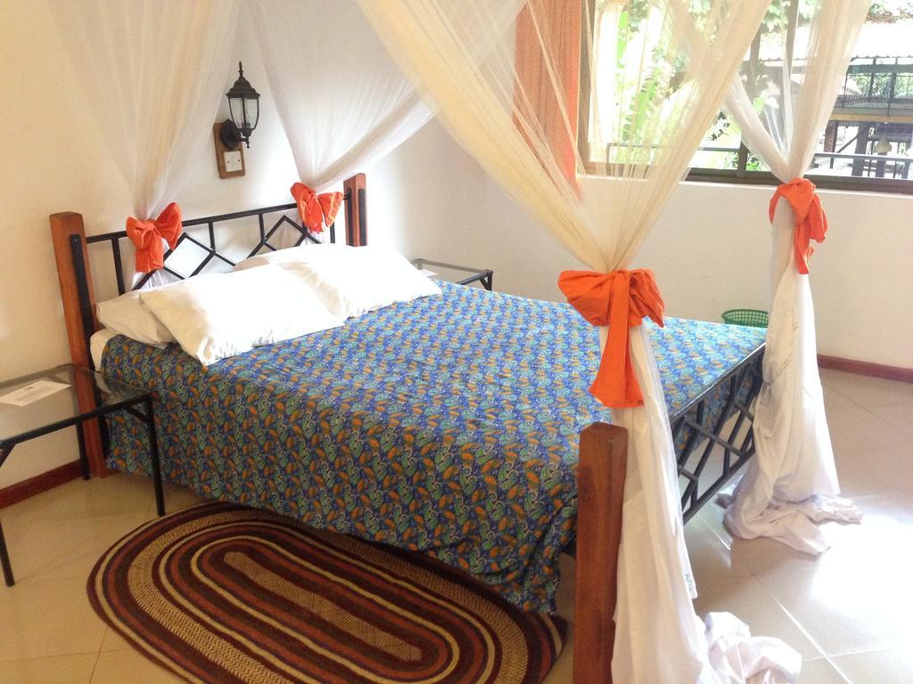 Outpost Lodge Αρούσα Δωμάτιο φωτογραφία